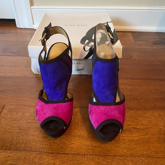 Nine West multi block color, suede, peep toe, size 8 1/2 pumps - Picture 2 of 7